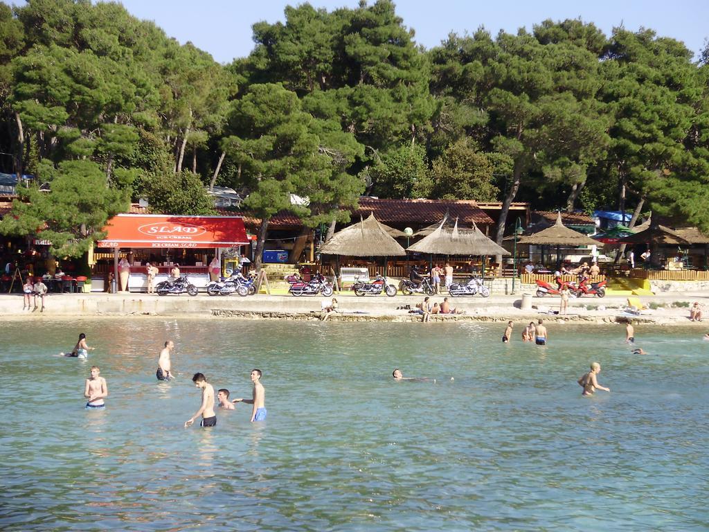 Apartments Batarilo Biograd Na Moru Luaran gambar