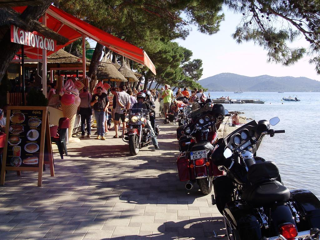 Apartments Batarilo Biograd Na Moru Luaran gambar