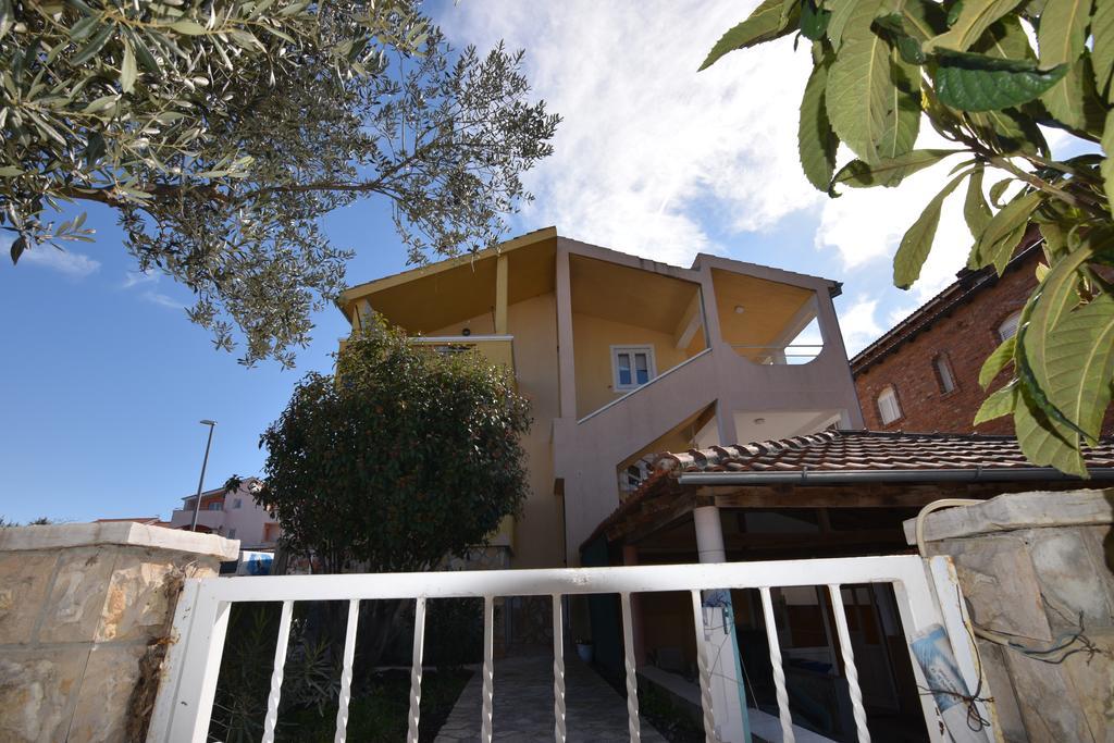 Apartments Batarilo Biograd Na Moru Luaran gambar
