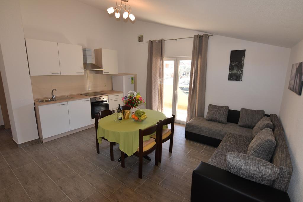 Apartments Batarilo Biograd Na Moru Luaran gambar
