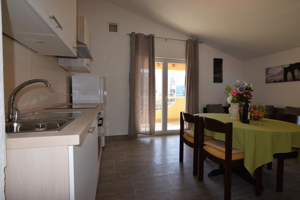 Apartments Batarilo Biograd Na Moru Luaran gambar