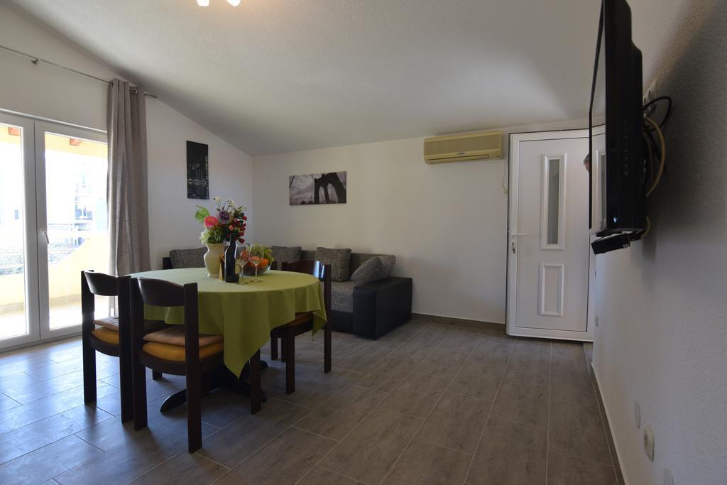 Apartments Batarilo Biograd Na Moru Luaran gambar
