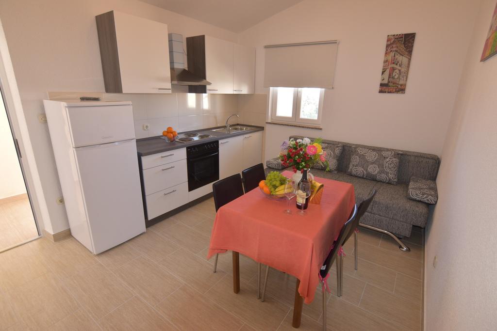 Apartments Batarilo Biograd Na Moru Luaran gambar