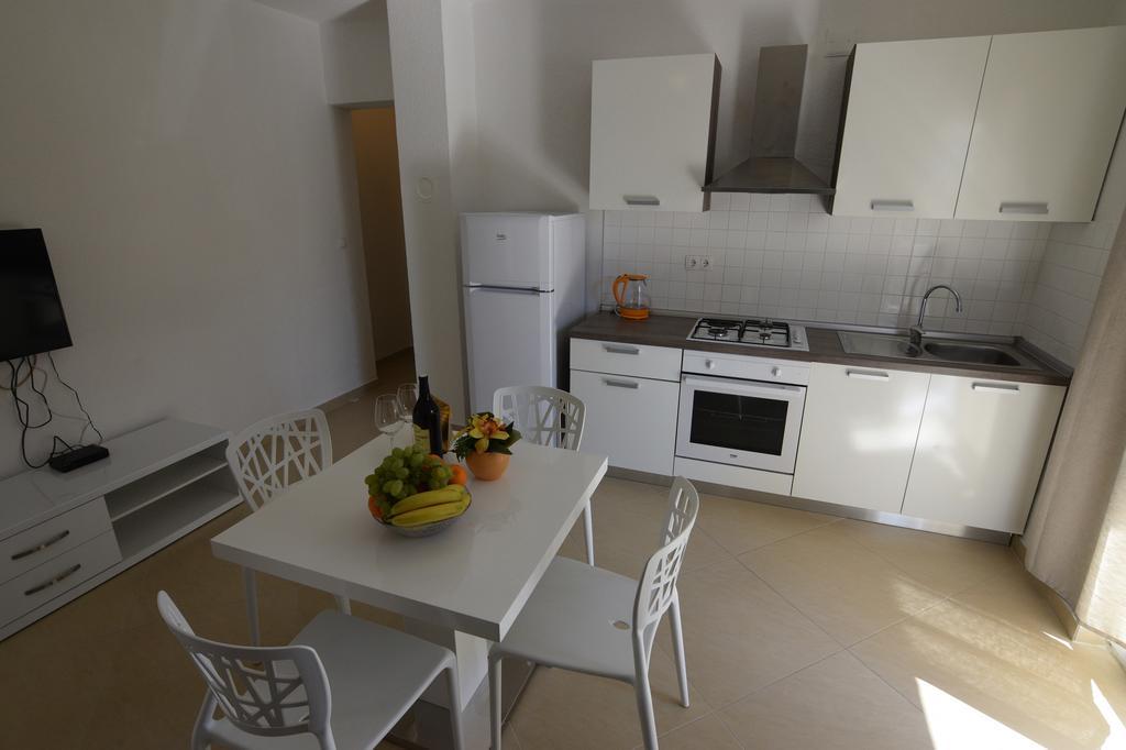 Apartments Batarilo Biograd Na Moru Luaran gambar