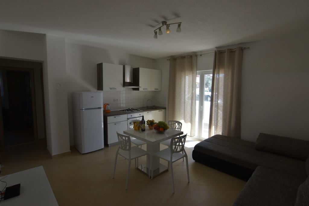 Apartments Batarilo Biograd Na Moru Luaran gambar
