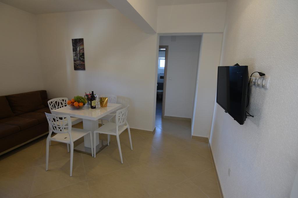 Apartments Batarilo Biograd Na Moru Luaran gambar